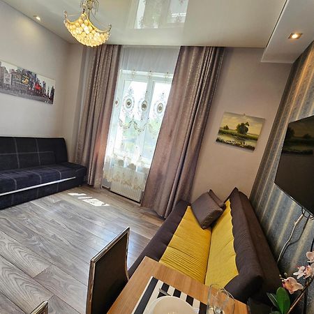 Studio Close To Royal Lazienki Park, Недалеко От Олинек ワルシャワ エクステリア 写真
